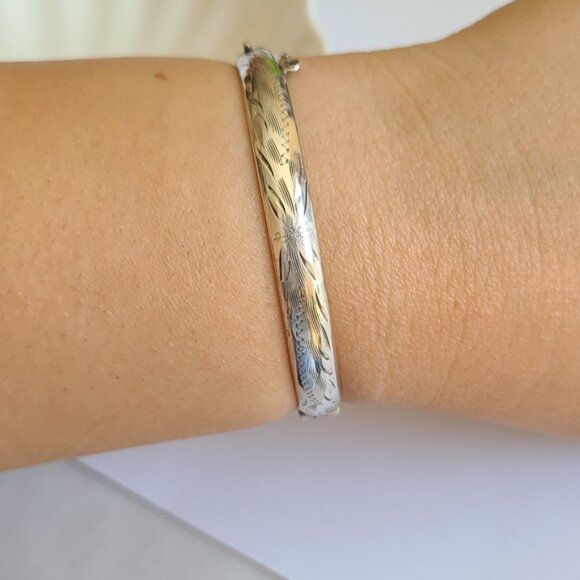 Vintage Sterling Silver Hand Engraved Hinged Bangle Bracelet BC Zinoff - Picture 6 of 6